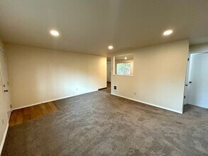 Building Photo - 1308 N Alder St