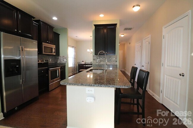 Building Photo - 2090 Shady Pond Dr