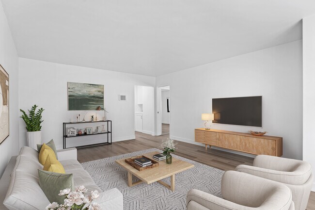 Building Photo - Welcome to 830 E. Coronado Ave.