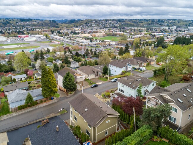 Building Photo - 351 Lind Ave NW