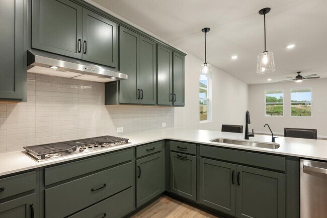 Building Photo - 254 Crater Lk Dr