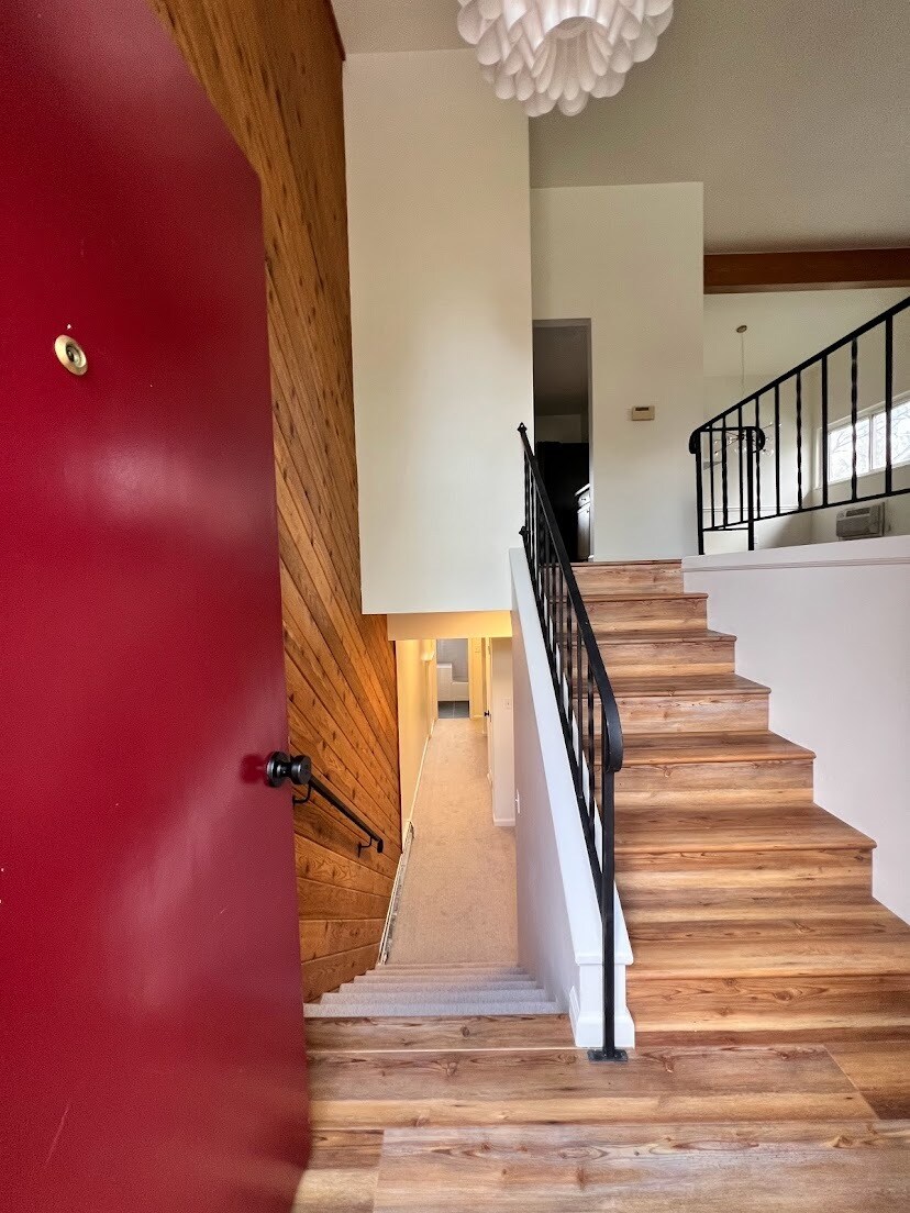 Entry into the apartment - 6215 S Sterne Pky