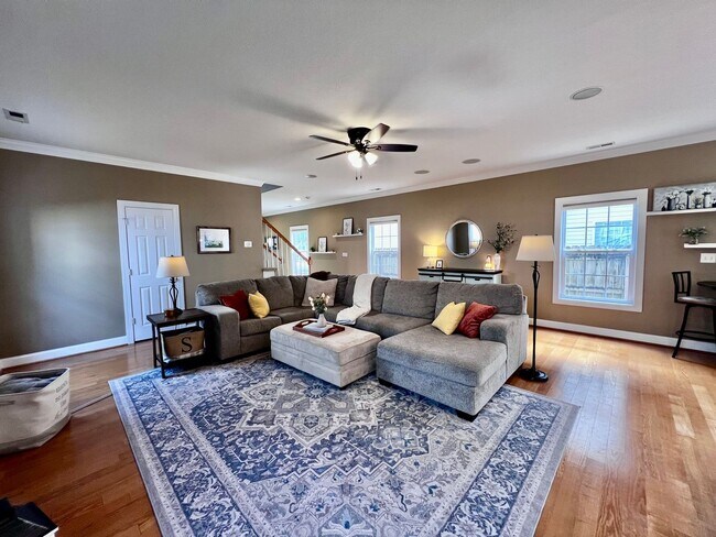 Building Photo - Charming Home Near Town Center VB with Large Primary Suite!