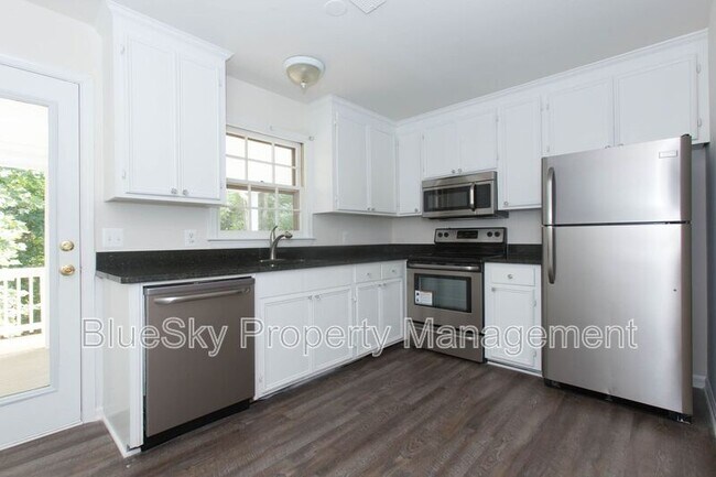 Building Photo - 256 Stribling Ave