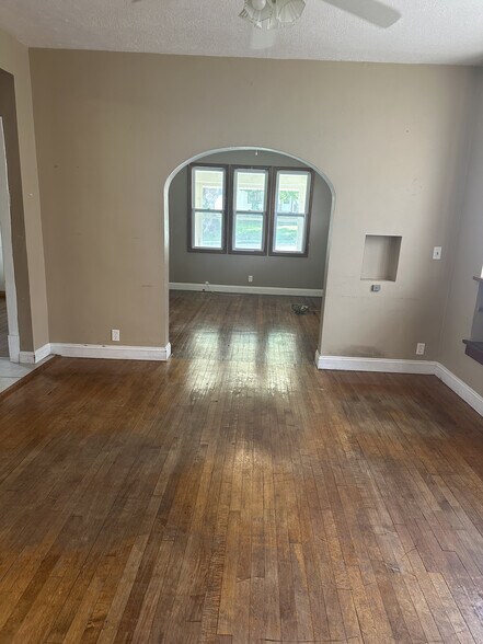 Building Photo - 2707 N 60th St
