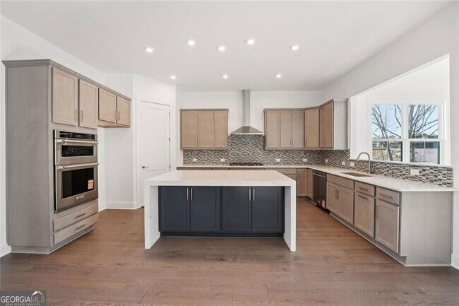 Building Photo - 2815 Medford Dr