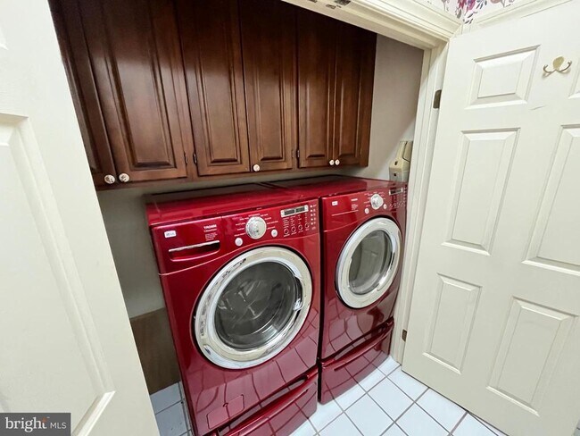 Building Photo - 7808 Hill House Ct