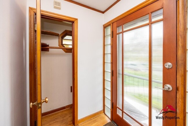 Building Photo - 3205 NE Davis St