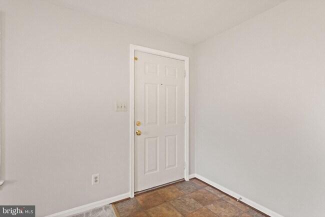 Building Photo - 318 Evergreen Mills Rd