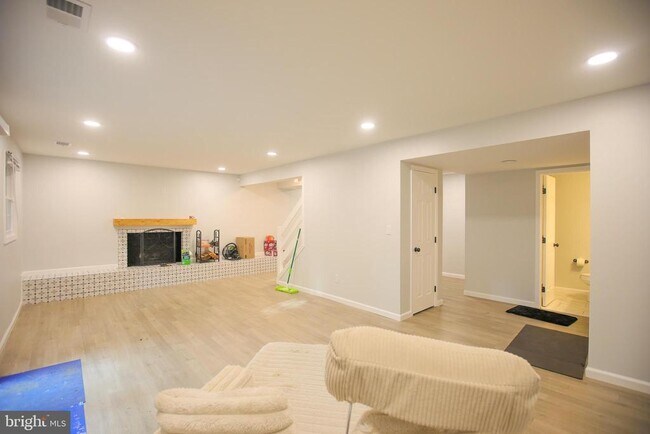 Building Photo - 4752 Carterwood Dr