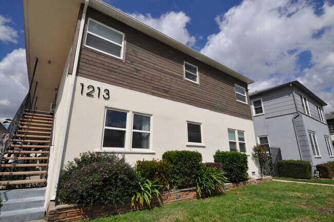 Building Photo - 1213 Orange Grove Ave