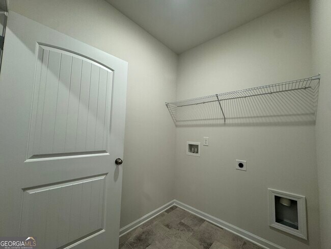 Building Photo - 129 Sycamore Ln