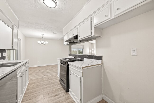 Building Photo - 4123 Cedar Gardens Dr