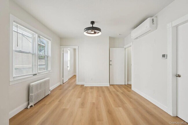 Building Photo - 332 Locust Ave