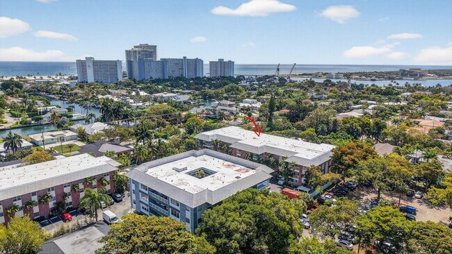 Building Photo - 2424 SE 17th St