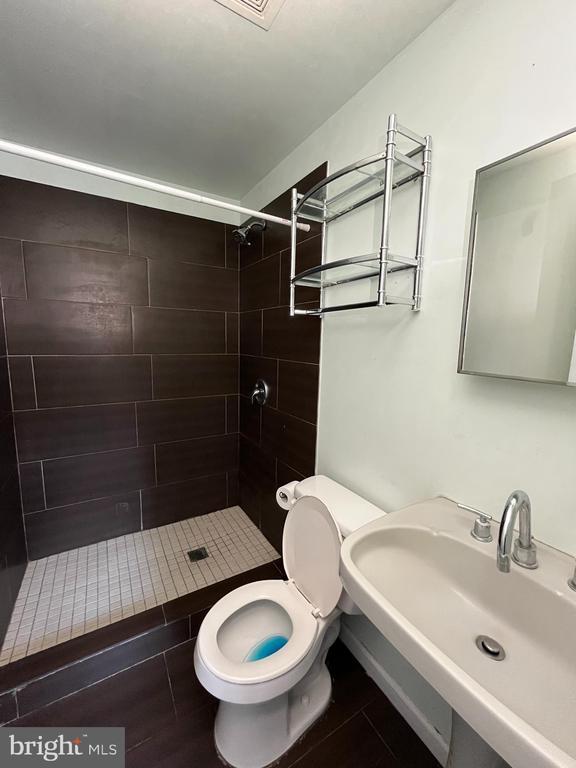 Building Photo - 425 N 41st St