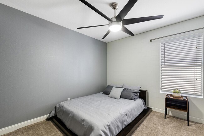 Building Photo - 4525 E Angela Dr