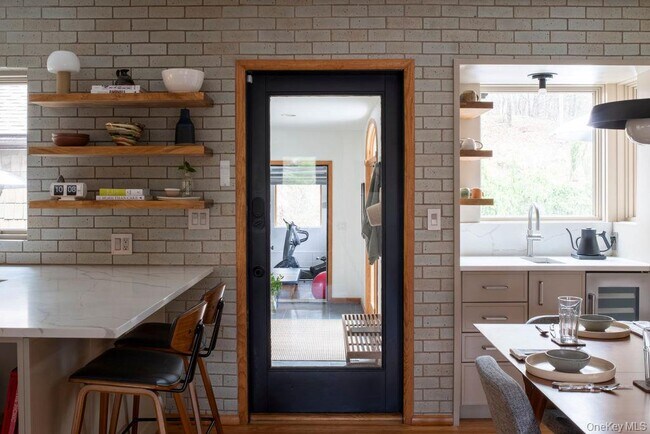 Building Photo - 42 Lake Pleasant Rd