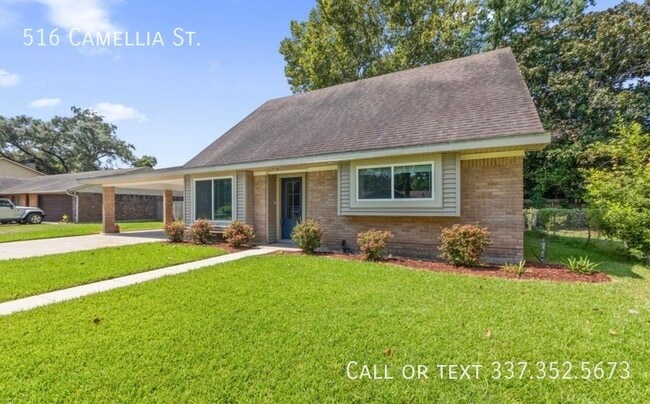 Building Photo - 516 Camellia Dr