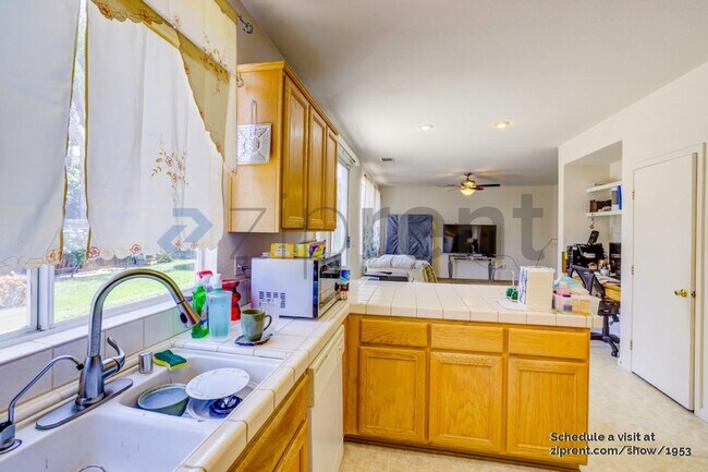 Building Photo - 4132 Van Gogh Ct