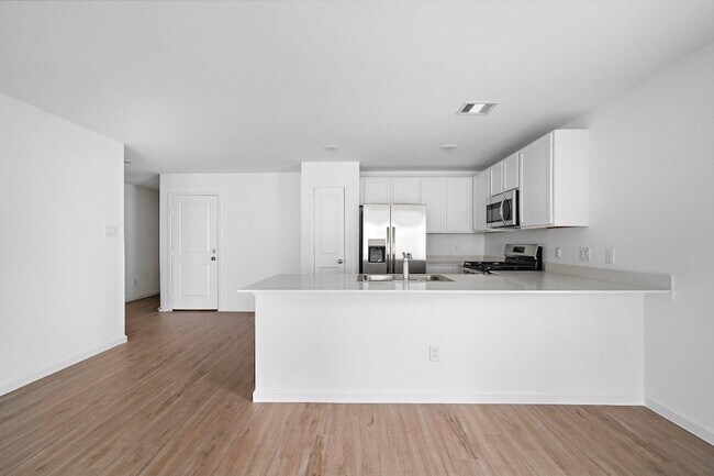 Building Photo - 27142 Breakaway Ln