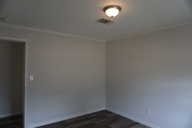 Building Photo - 4656 Eagle Way