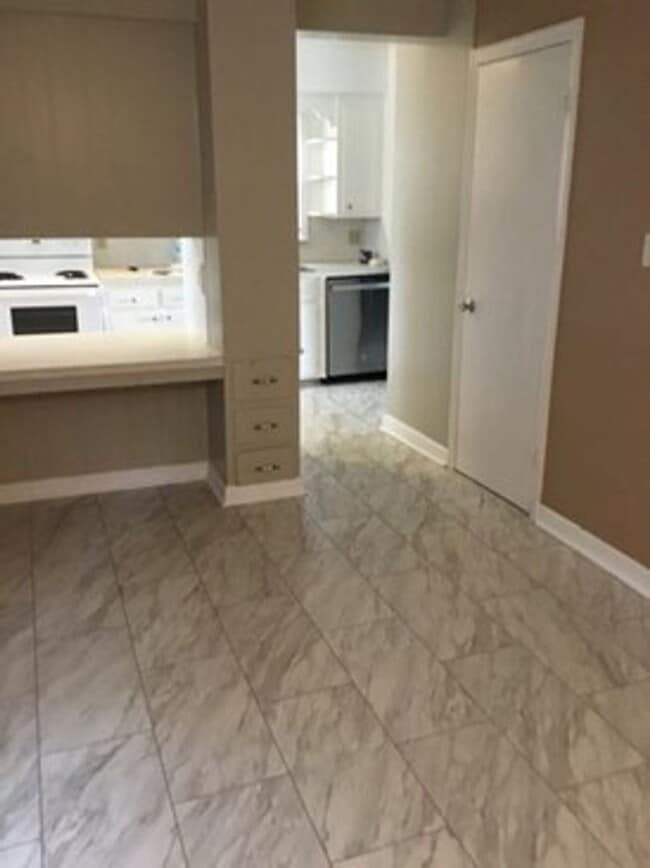 Building Photo - 3 Bed 1 Bath House in Washington