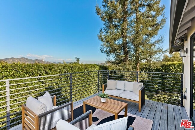 Building Photo - 2841 Montcalm Ave