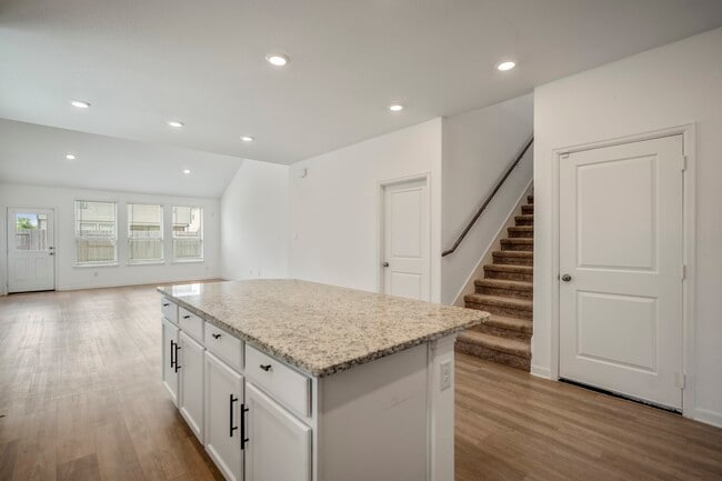 Building Photo - 4903 Chestnut Valley Ln