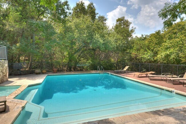 Building Photo - 4711 Spicewood Springs Rd