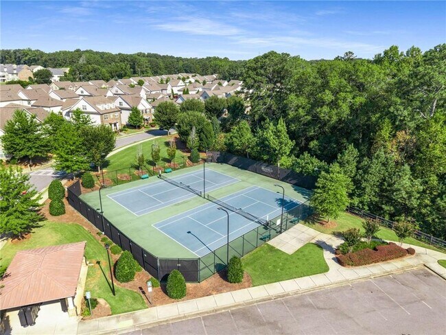 Building Photo - 520 Walden Glen Ln