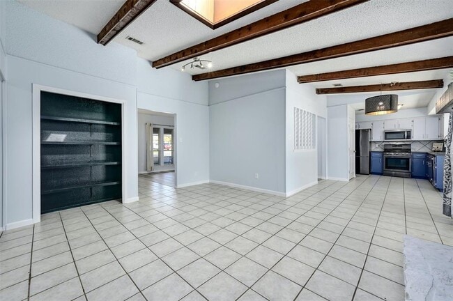 Building Photo - 9924 Chukar Bend