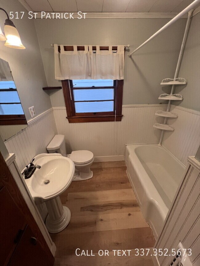 Building Photo - 517 St Patrick St