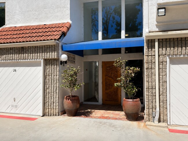 Building Photo - 8332 Regents Rd