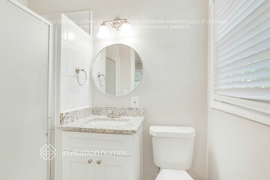 Building Photo - 6115 Marilla St