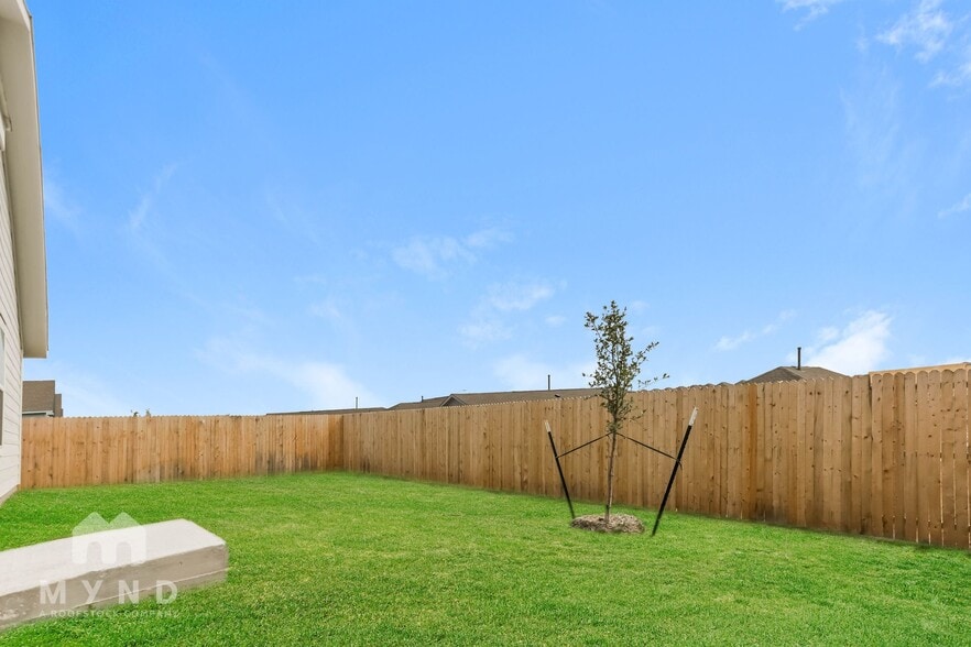 Building Photo - 2733 Mistwood Dr