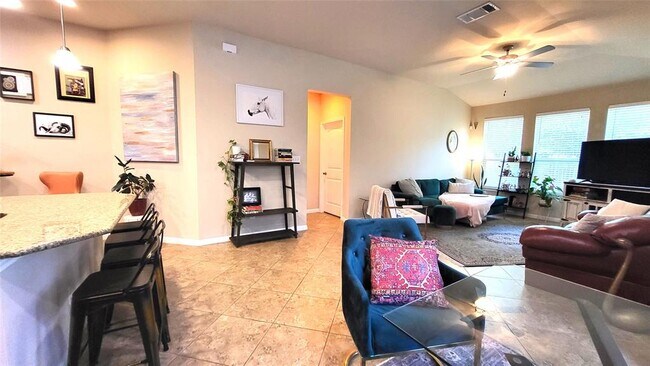 Building Photo - 413 Anacua Loop