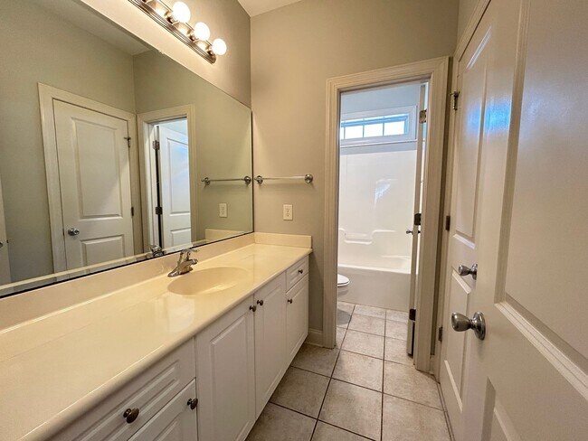 Building Photo - Oak Ridge at Plantation Landing | 4 Bedrooms, 3 Baths