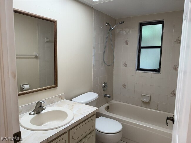 Building Photo - 531 SW 36th St