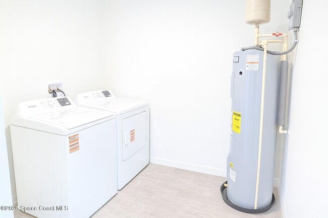 Building Photo - 511 Trumpet St SW