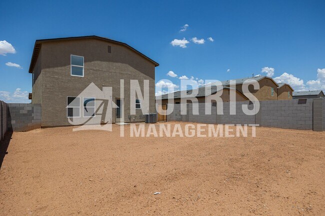 Building Photo - MOVE-IN SPECIAL: Large Home in Coolidge
