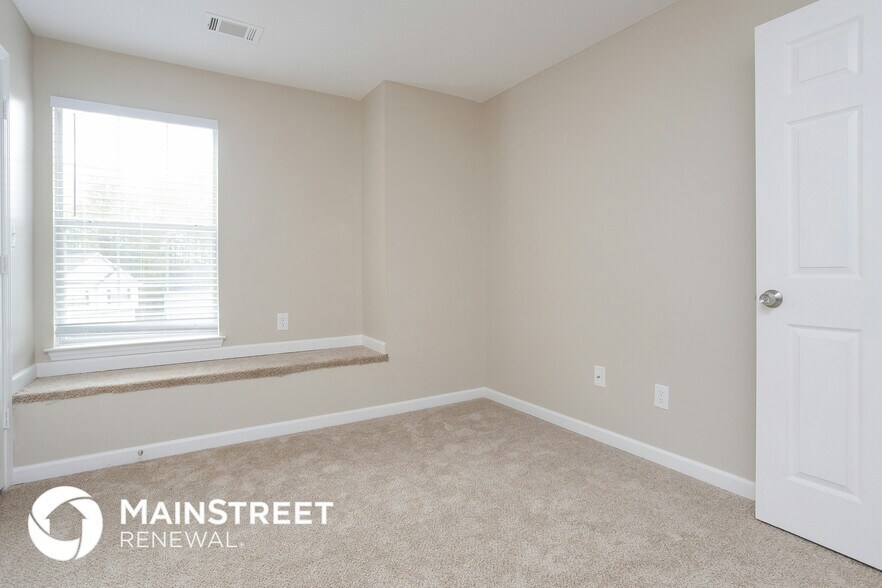 Building Photo - 6411 Hillview Ln