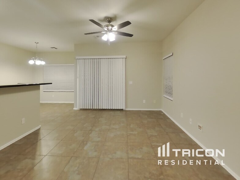 Building Photo - 36085 N Mirandesa Dr