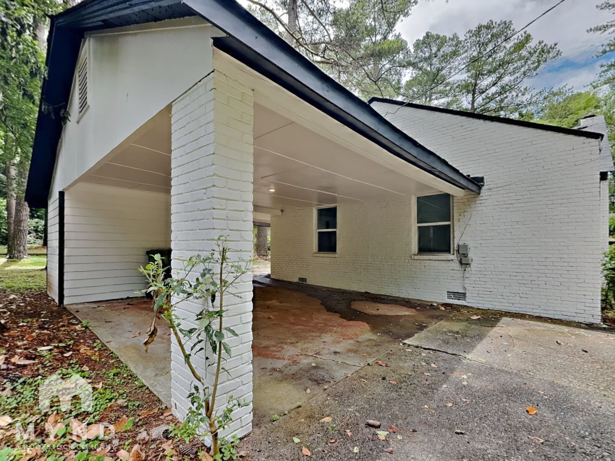 Building Photo - 2000 Cascade Rd