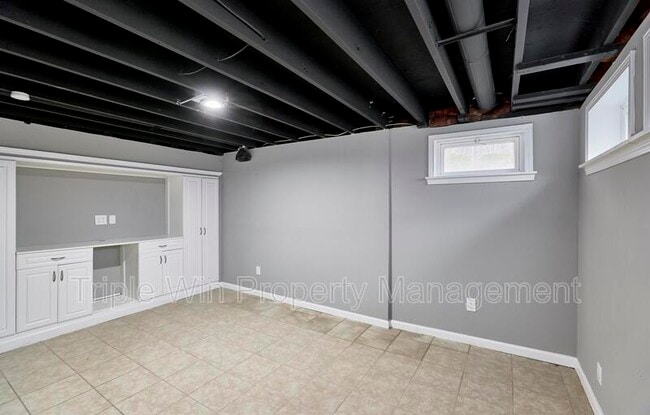 Building Photo - 121 Walnut Hill Dr