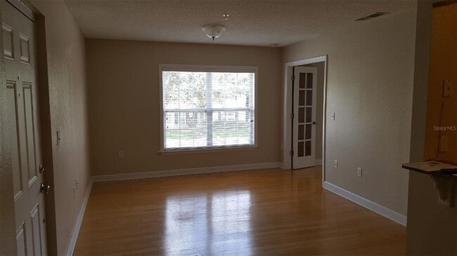 Building Photo - 2035 Dixie Belle Dr