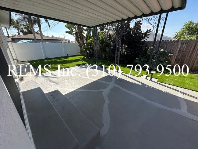 Building Photo - Beautifully Updated Home with 2-Car Garage & Large Bonus Family Room