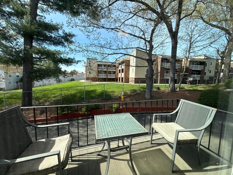 Building Photo - 1219 Pawtucket Blvd