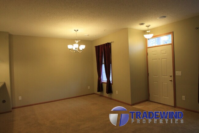 Building Photo - 11040 Fergus St NE