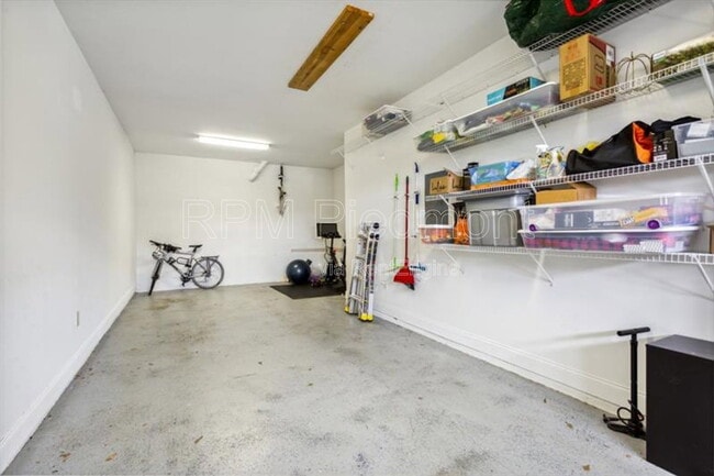 Building Photo - 174 Chester Ave SE